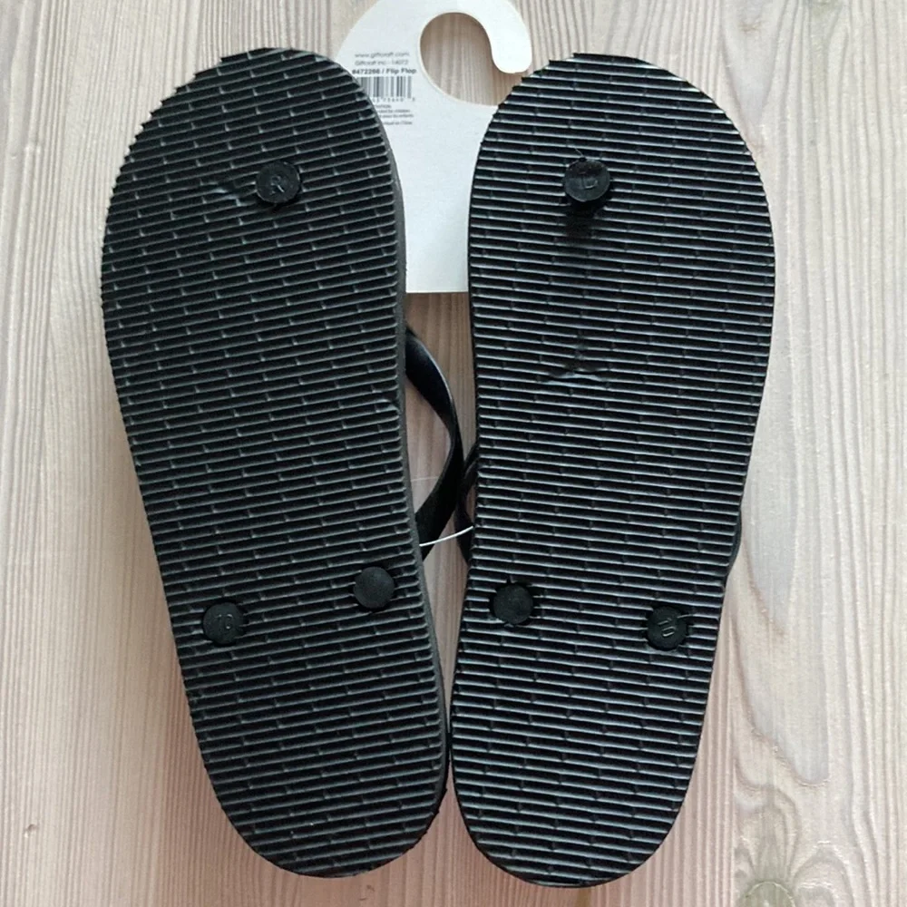 Floral Flip Flops - Picture 3 of 4